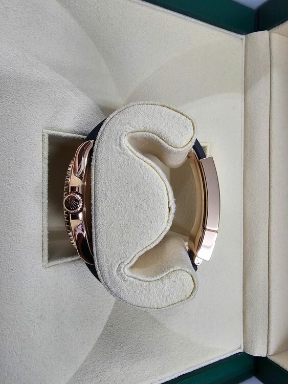 ヨットマスター40（高級時計）の商品画像 - 査定依頼日：2025年10月2日 - 最高査定価格：4,400,000円