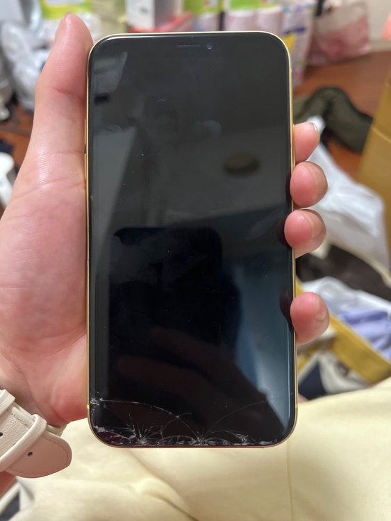 iPhoneXR（スマホ）の商品画像 - 査定依頼日：2026年5月7日 - 最高査定価格：12,000円