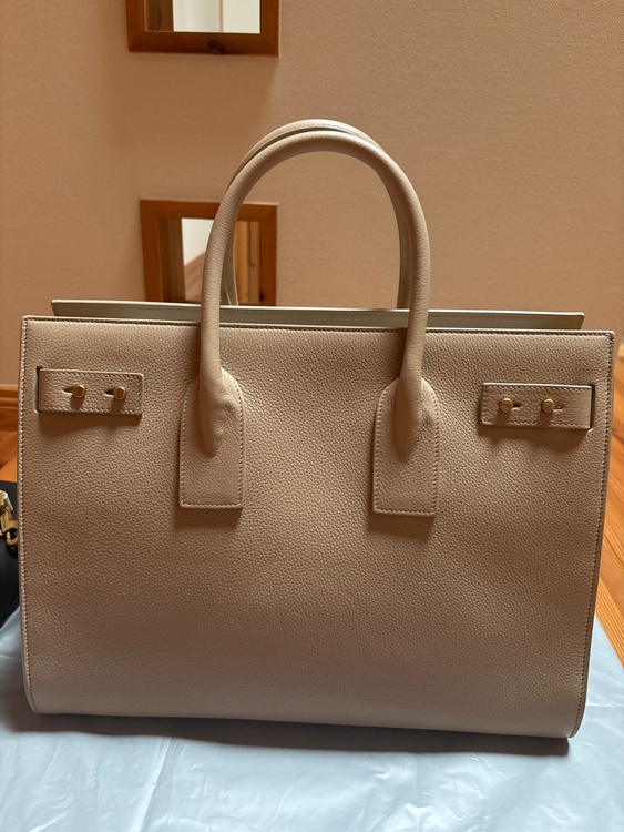 イブサンローラン  （ブランドバッグ）の商品画像 - 査定依頼日：2026年4月7日 - 最高査定価格：170,000円