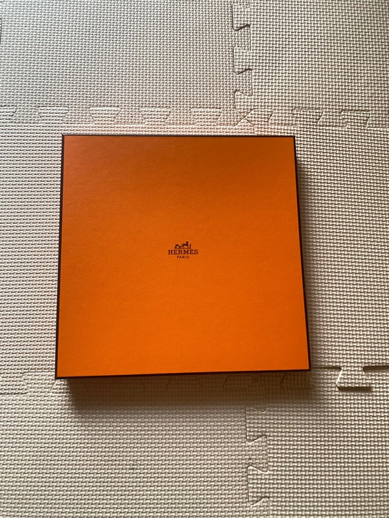 カレ90 ラヴァレドクリスタル（古着・ファッション）の商品画像 - 査定依頼日：2025年7月2日 - 最高査定価格：35,000円