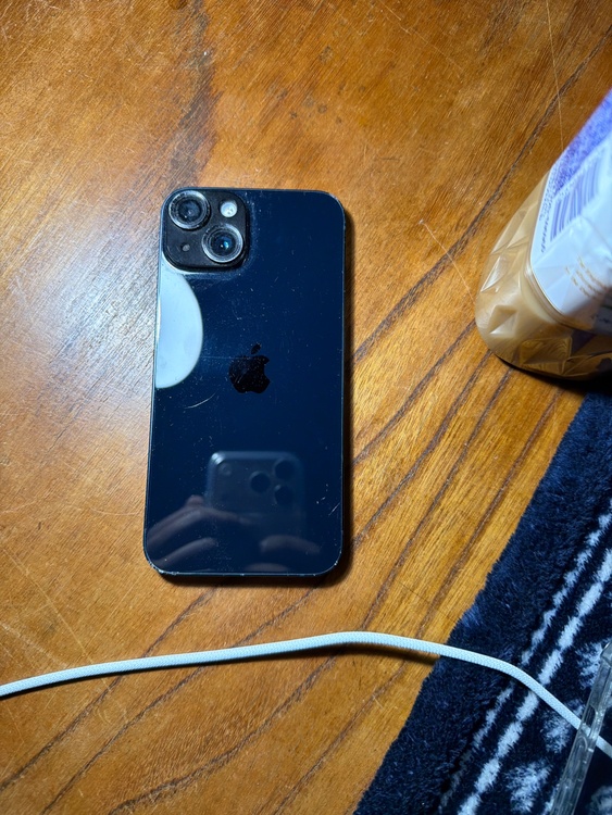 iPhone 14 128GB au（スマホ）の商品画像 - 査定依頼日：2025年12月27日 - 最高査定価格：28,000円