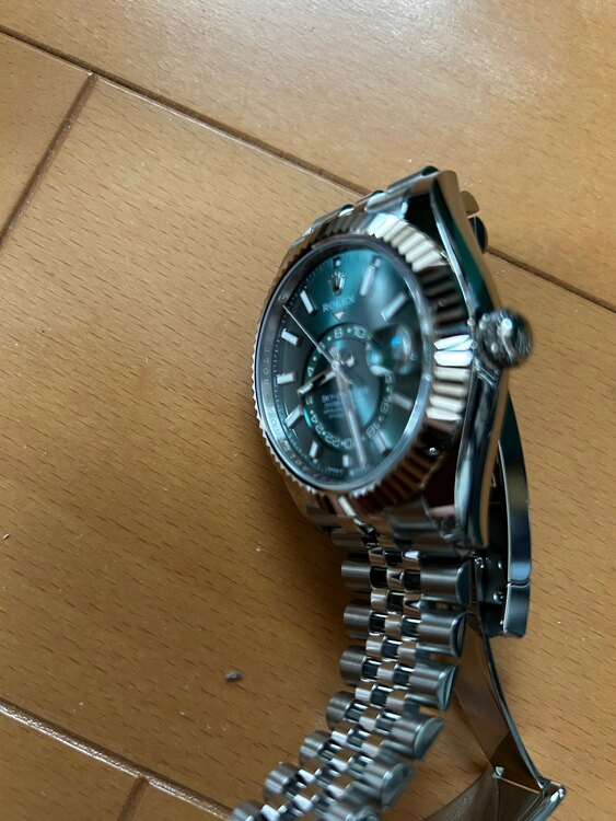 ロレックス スカイドゥエラー 33693（高級時計）の商品画像 - 査定依頼日：2025年4月28日 - 最高査定価格：3,800,000円