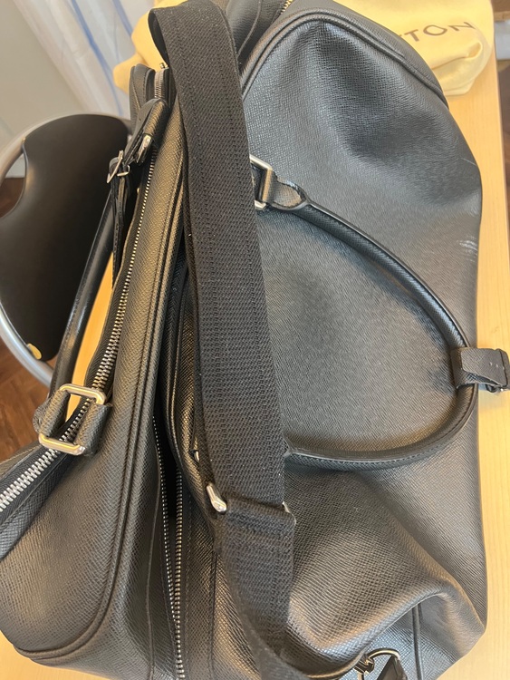 M33400（ブランドバッグ）の商品画像 - 査定依頼日：2025年8月18日 - 最高査定価格：80,000円