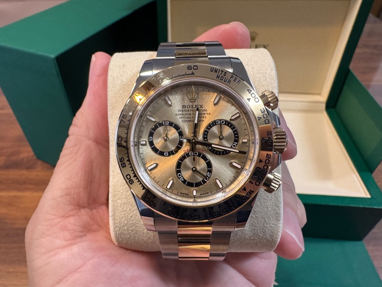 ロレックス デイトナ 12650（高級時計）の商品画像 - 査定依頼日：2025年8月25日 - 最高査定価格：3,750,000円