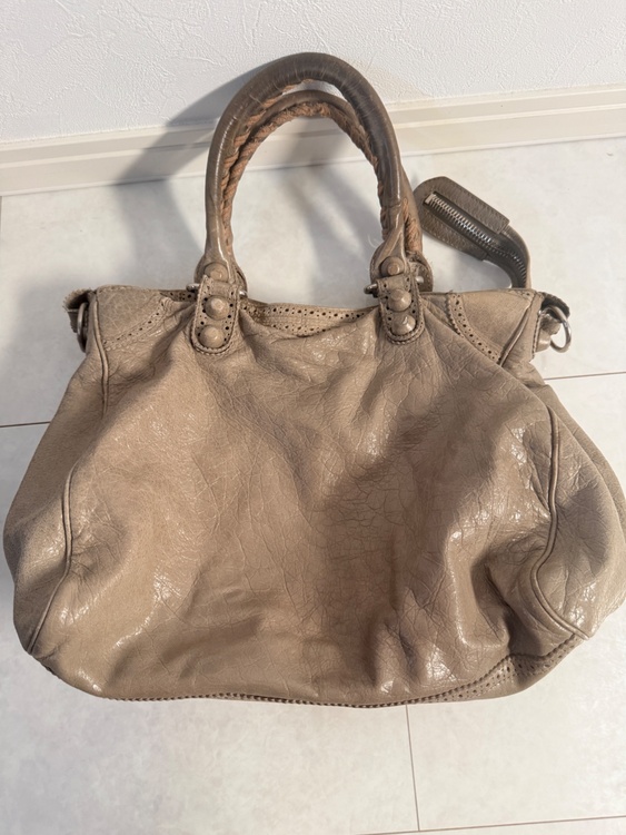 バレンシアガ　バック（ブランドバッグ）の商品画像 - 査定依頼日：2026年4月14日 - 最高査定価格：100,000円