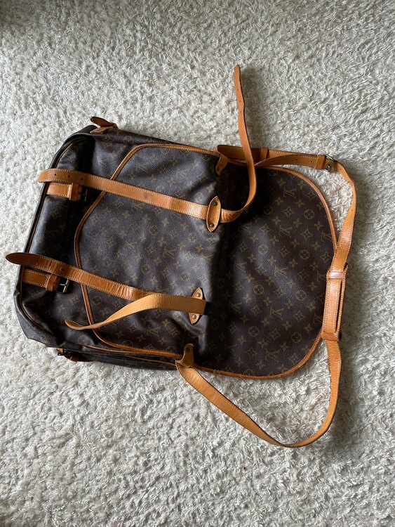 ソミュール（ブランドバッグ）の商品画像 - 査定依頼日：2025年6月1日 - 最高査定価格：33,750円