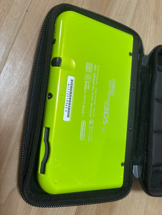 PlayStationVita(PCH-2000)/Nintendo3DS LL(RED-001)/PSVitaソフト1点/3DSソフト4点（ゲーム機本体・ゲームソフト）の商品画像 - 査定依頼日：2026年8月31日 - 最高査定価格：25,500円