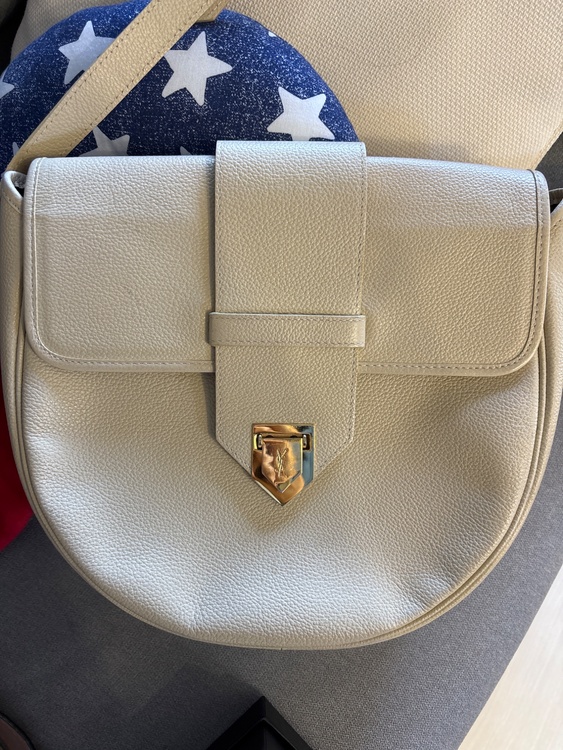GUCCI ミニボストン269876 525040（ブランドバッグ）の商品画像 - 査定依頼日：2026年10月8日 - 最高査定価格：181,000円