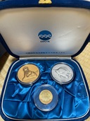 沖縄国際海洋博覧会公式記念メダル３枚入り（金・貴金属）の商品画像 - 査定依頼日：2025年11月6日 - 最高査定価格：252,000円