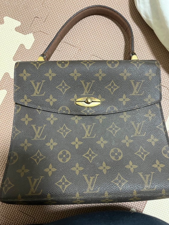 分からないです（ブランドバッグ）の商品画像 - 査定依頼日：2026年5月10日 - 最高査定価格：75,000円