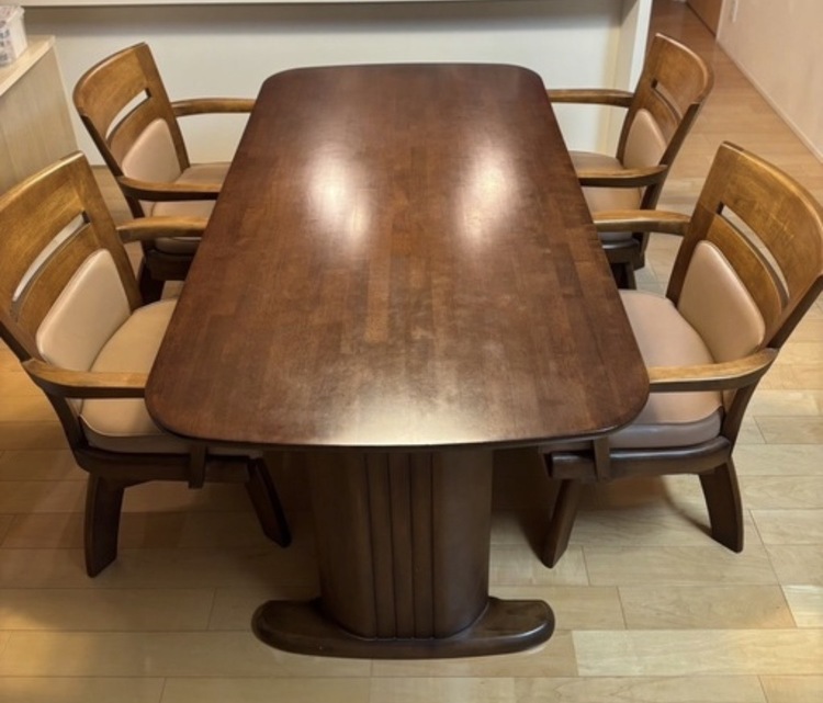 リビングテーブル+椅子4客セット（家具・寝具）の商品画像 - 査定依頼日：2026年2月7日 - 最高査定価格：5,000円