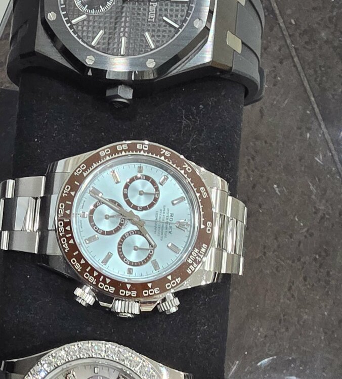 デイトナ　アイスブルー（高級時計）の商品画像 - 査定依頼日：2026年4月4日 - 最高査定価格：21,000,000円