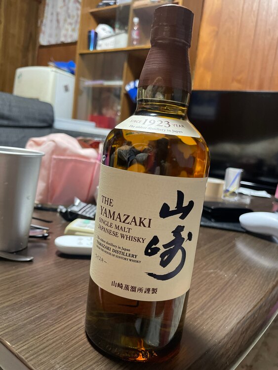 ウイスキー サントリー山崎 （お酒）の商品画像 - 査定依頼日：2025年2月26日 - 最高査定価格：9,500円
