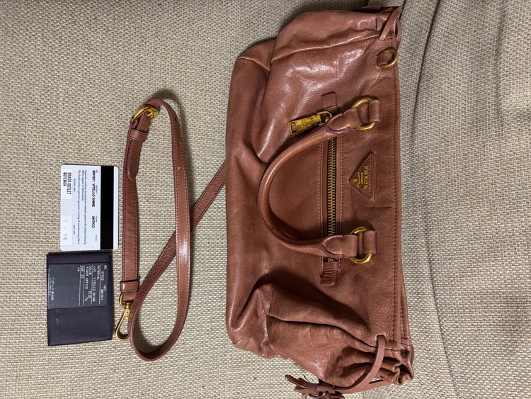 ショルダー付きトートバッグ（ブランドバッグ）の商品画像 - 査定依頼日：2025年9月30日 - 最高査定価格：30,000円