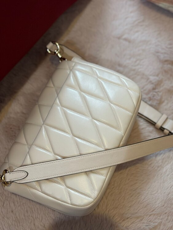 コーチ キルティング（ブランドバッグ）の商品画像 - 査定依頼日：2025年5月6日 - 最高査定価格：5,000円