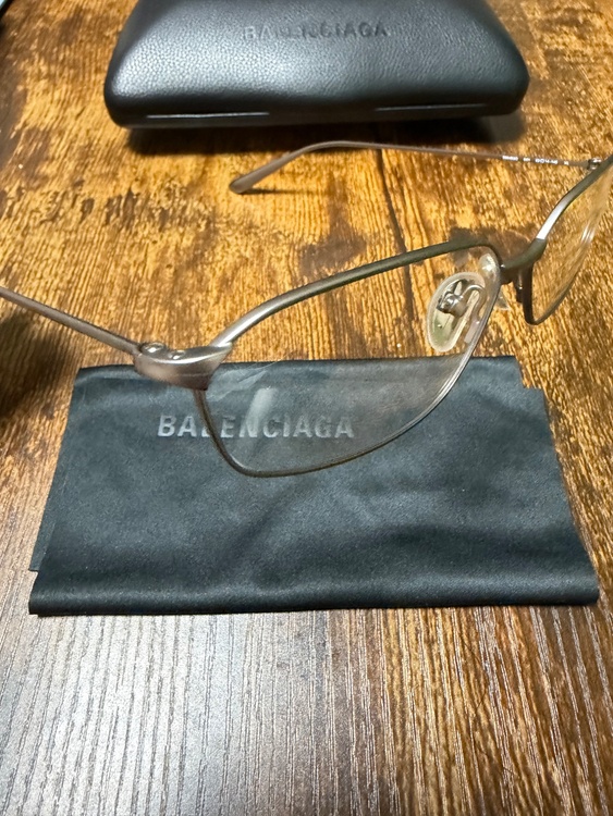 ジオメトリック シルバーフレーム　BB0453O001 Optical ex（古着・ファッション）の商品画像 - 査定依頼日：2026年9月3日 - 最高査定価格：13,000円