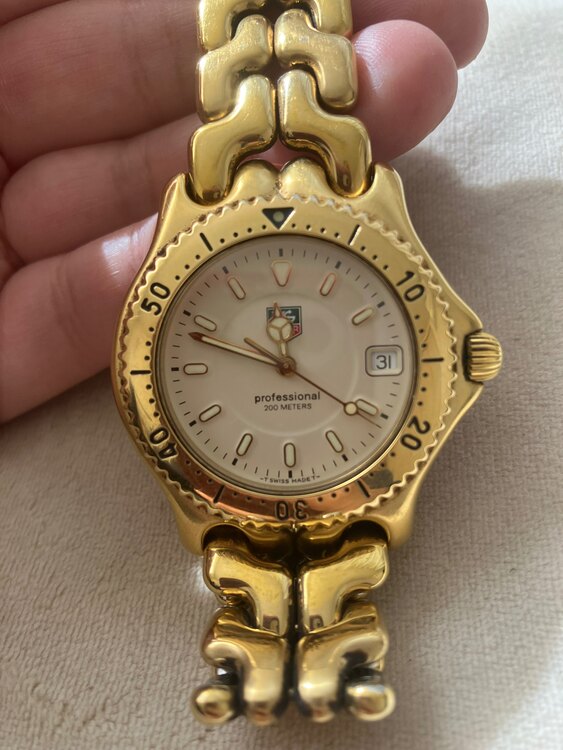 タグホイヤー その他 セルシリーズプロフェッショナルw（高級時計）の商品画像 - 査定依頼日：2024年12月18日 - 最高査定価格：40,000円