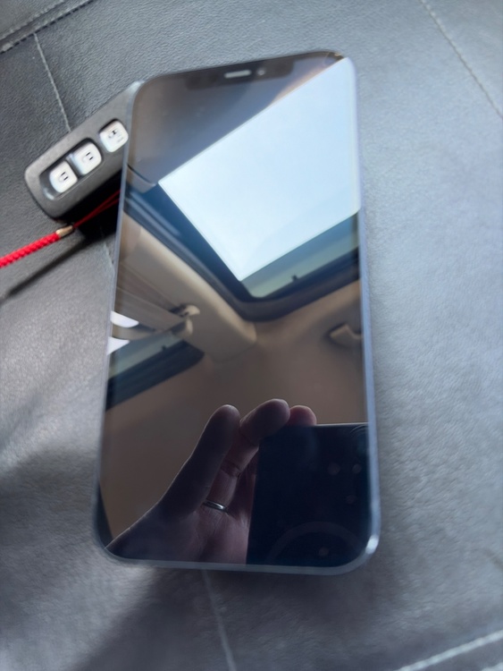 iPhone 12 128GB SIMフリー（スマホ）の商品画像 - 査定依頼日：2026年3月20日 - 最高査定価格：27,000円