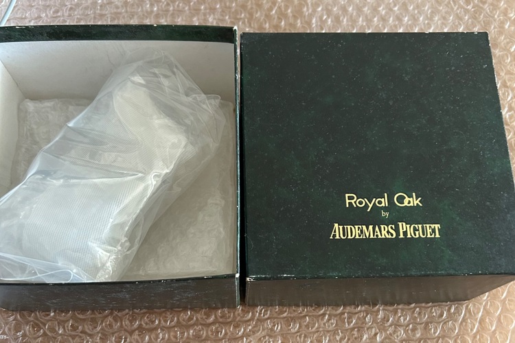 オーデマピゲ ロイヤルオーク （高級時計）の商品画像 - 査定依頼日：2025年8月19日 - 最高査定価格：2,680,000円