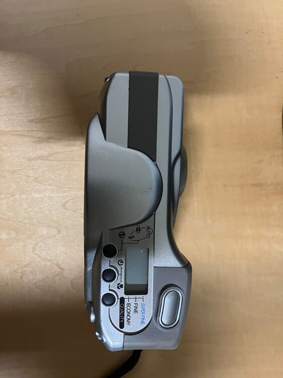 コニカ　Q −M100 デジタルカメラ（カメラ）の商品画像 - 査定依頼日：2025年2月16日