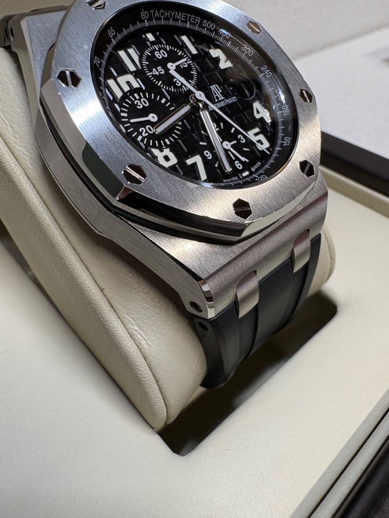 オーデマピゲ ロイヤルオークオフショア （高級時計）の商品画像 - 査定依頼日：2025年9月22日 - 最高査定価格：3,080,000円