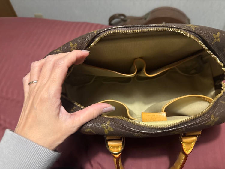 ドーヴィル（ブランドバッグ）の商品画像 - 査定依頼日：2025年12月18日 - 最高査定価格：60,000円