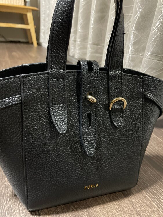 その他 フルラ （ブランドバッグ）の商品画像 - 査定依頼日：2025年1月5日 - 最高査定価格：3,500円