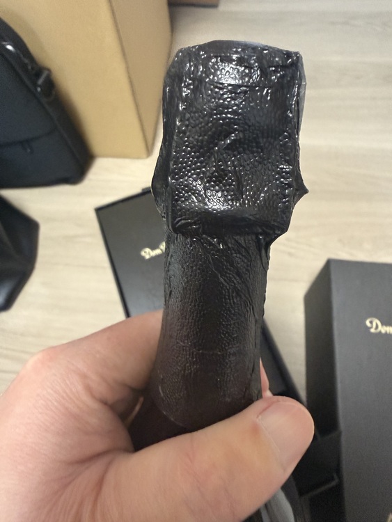 シャンパン ドン・ペリニヨン （お酒）の商品画像 - 査定依頼日：2025年12月17日 - 最高査定価格：25,000円