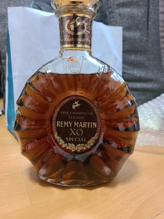 レミーマルタン XOスペシャル旧ラベル（お酒）の商品画像 - 査定依頼日：2025年7月19日 - 最高査定価格：7,000円