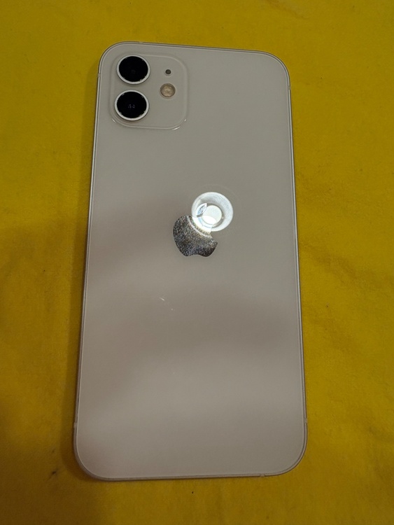 iPhone 12（スマホ）の商品画像 - 査定依頼日：2026年9月23日 - 最高査定価格：16,000円