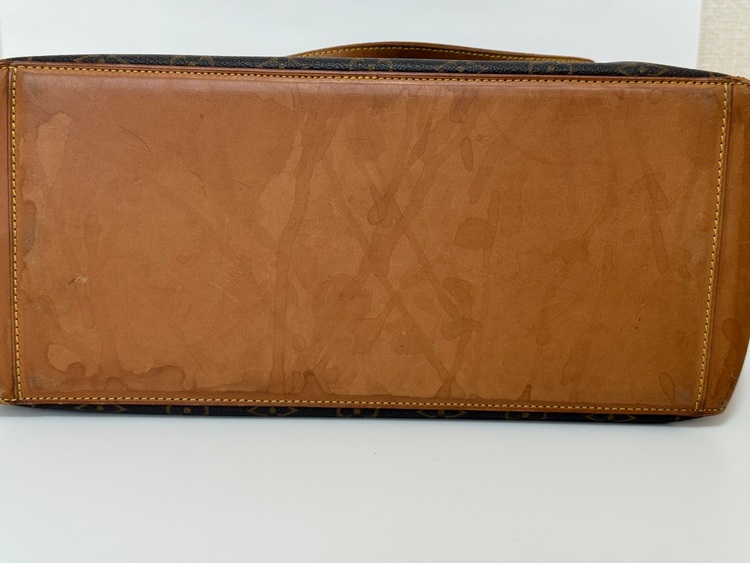 トートバッグ（ブランドバッグ）の商品画像 - 査定依頼日：2025年9月9日 - 最高査定価格：30,000円