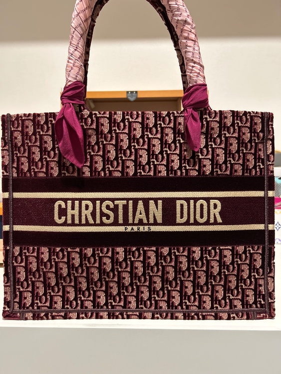 ブックトート（ブランドバッグ）の商品画像 - 査定依頼日：2026年3月13日 - 最高査定価格：200,000円