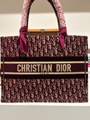 ブックトート（ブランドバッグ）の商品画像 - 査定依頼日：2026年3月13日 - 最高査定価格：200,000円