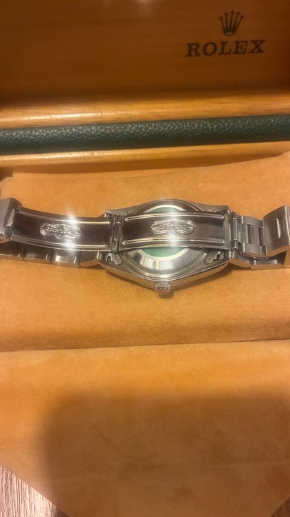 ロレックス パーペチュアルデイト Rolex Oyster Perpetual Ref.15200/カラー:ぴを（高級時計）の商品画像 - 査定依頼日：2025年12月20日 - 最高査定価格：750,000円