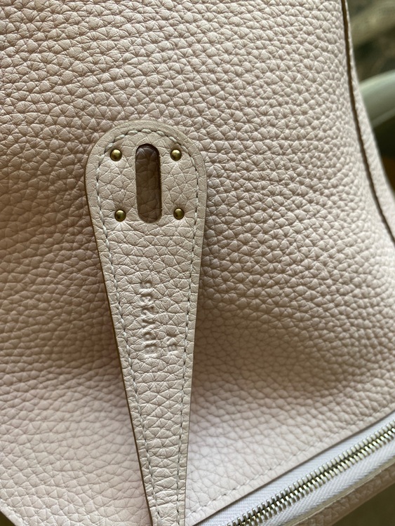 エルメス リンディ （ブランドバッグ）の商品画像 - 査定依頼日：2025年9月9日 - 最高査定価格：1,300,000円