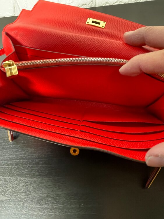 エルメス　ヴォーエプソン　ケリーウォレット　長財布　レッド（ブランドバッグ）の商品画像 - 査定依頼日：2025年3月10日 - 最高査定価格：385,000円