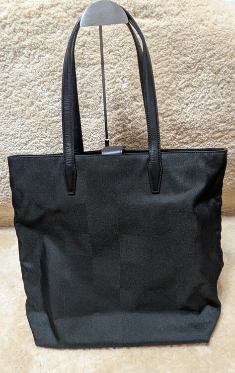 アーバントラベラートートバック（古着・ファッション）の商品画像 - 査定依頼日：2025年10月30日 - 最高査定価格：8,000円