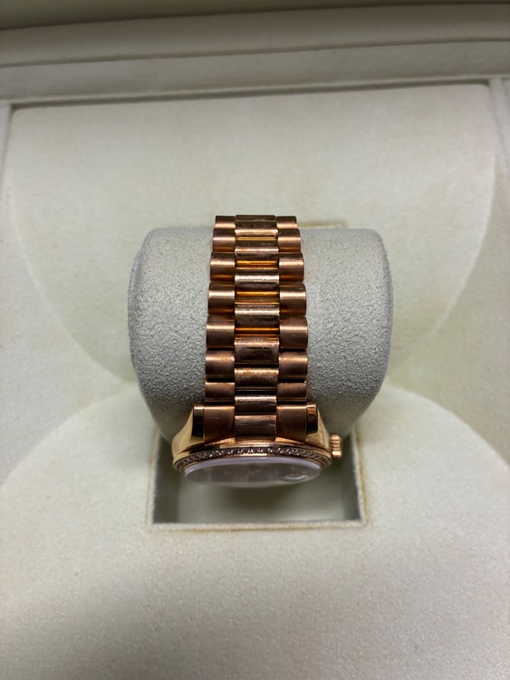 ロレックス デイデイト 118348（高級時計）の商品画像 - 査定依頼日：2025年10月11日 - 最高査定価格：4,000,000円