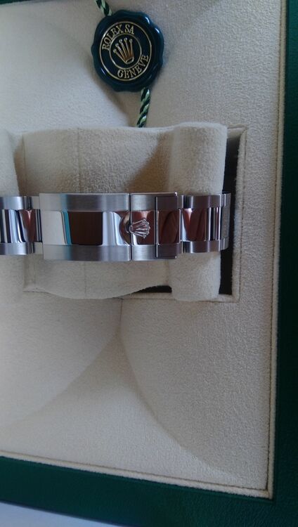 116500LN WH（高級時計）の商品画像 - 査定依頼日：2025年6月28日 - 最高査定価格：4,600,000円