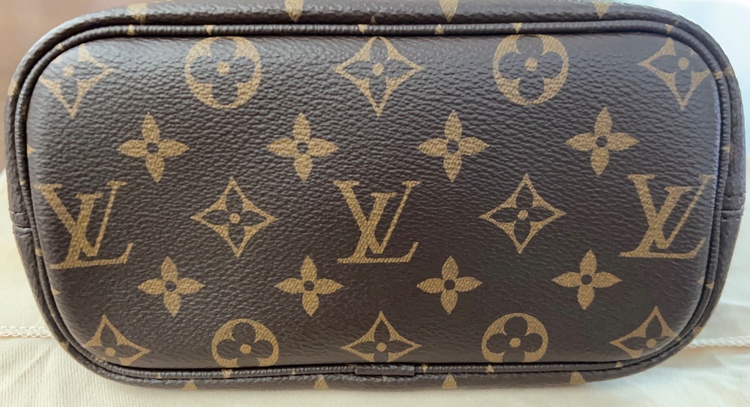 インサイドアウトBB M12099（ブランドバッグ）の商品画像 - 査定依頼日：2026年2月17日 - 最高査定価格：290,000円