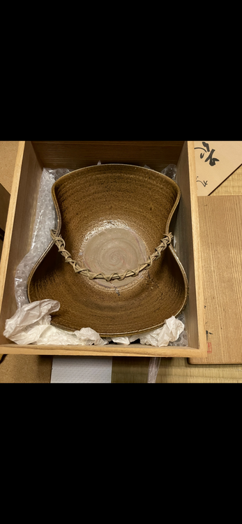 ドンナ手付鉢（美術品・骨董品）の商品画像 - 査定依頼日：2025年9月28日 - 最高査定価格：1,000円