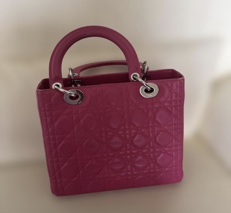 Lady Dior （ブランドバッグ）の商品画像 - 査定依頼日：2026年3月29日 - 最高査定価格：150,000円