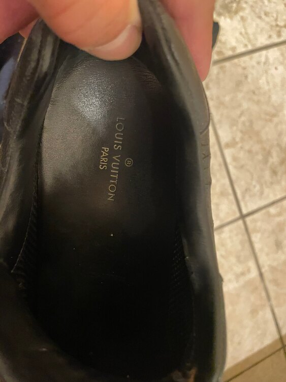 ルイヴィトンスニーカー（古着・ファッション）の商品画像 - 査定依頼日：2025年3月20日 - 最高査定価格：3,000円