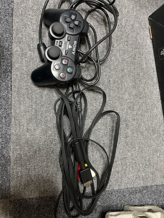 SCPH-50000NB（ゲーム機本体・ゲームソフト）の商品画像 - 査定依頼日：2025年6月8日 - 最高査定価格：2,500円