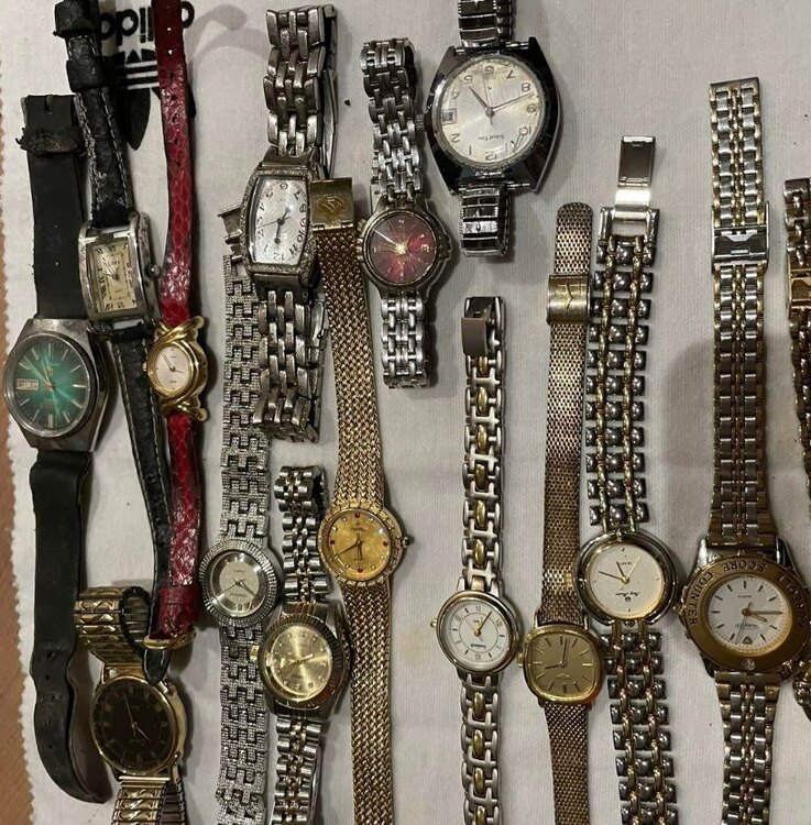 腕時計10本以上（高級時計）の商品画像 - 査定依頼日：2025年3月1日 - 最高査定価格：300,000円
