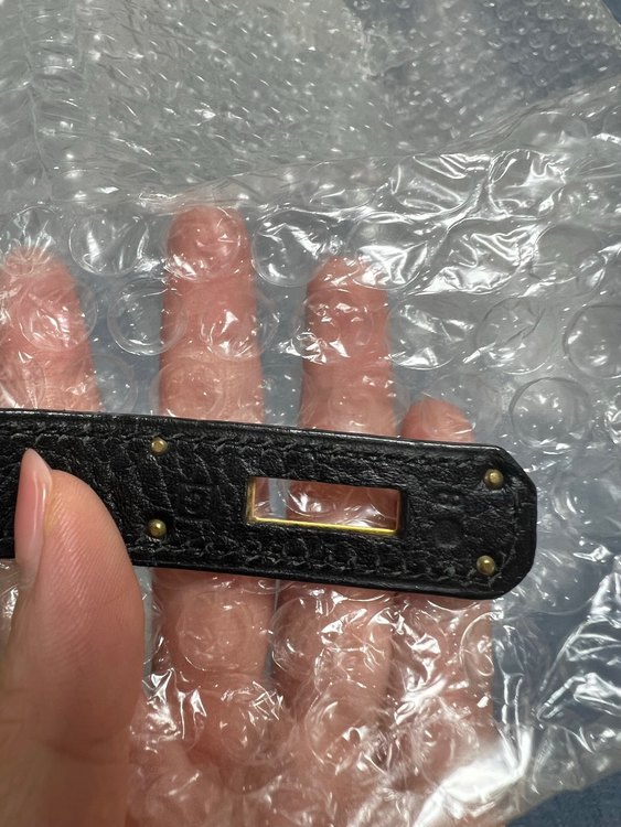 バーキン40 ゴールド金具　ブラック（ブランドバッグ）の商品画像 - 査定依頼日：2023年2月14日 - 最高査定価格：905,000円