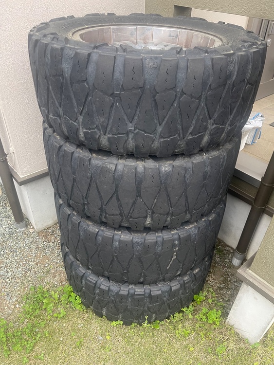 ハマーのタイヤ（カー用品）の商品画像 - 査定依頼日：2026年4月16日 - 最高査定価格：5,000円