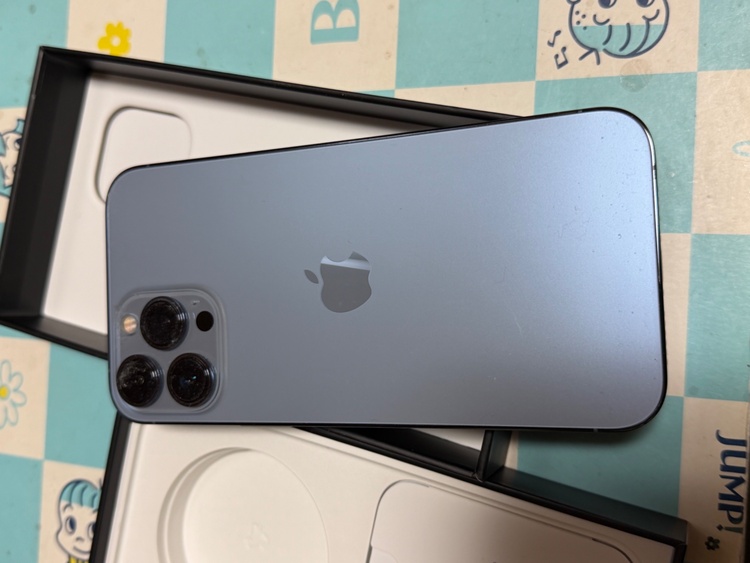 NLJ73J/A（スマホ）の商品画像 - 査定依頼日：2026年2月7日 - 最高査定価格：59,000円