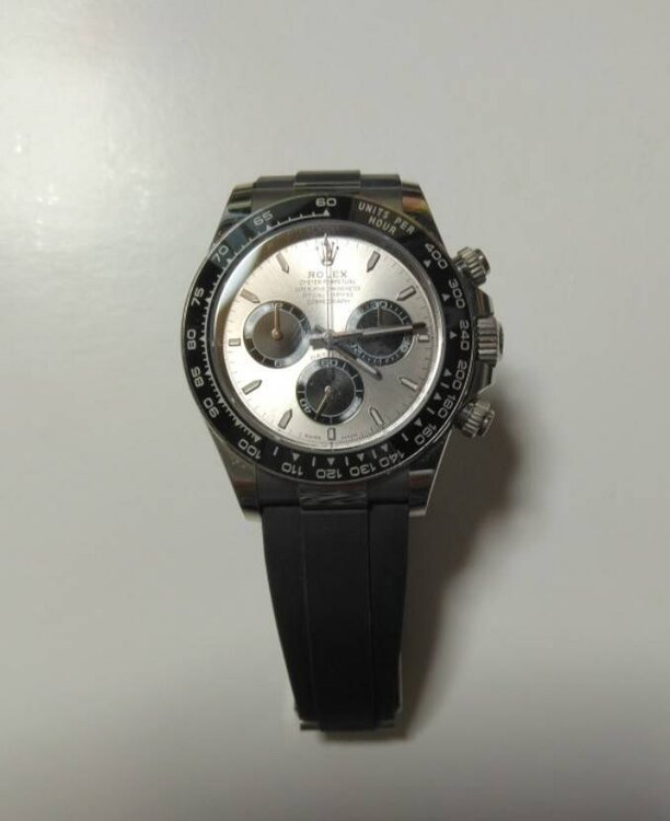 ロレックス デイトナ コスモグラフデイトナ　126519NL ホワイトゴールド　りふ（高級時計）の商品画像 - 査定依頼日：2025年5月27日 - 最高査定価格：6,900,000円