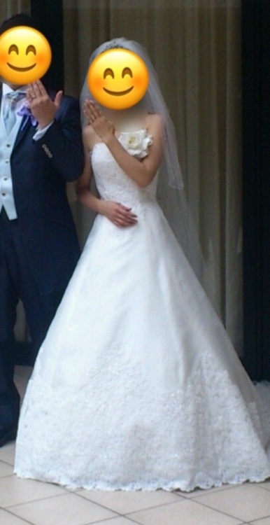 ウェディングドレス、コサージュ（古着・ファッション）の商品画像 - 査定依頼日：2025年6月27日 - 最高査定価格：1,000円